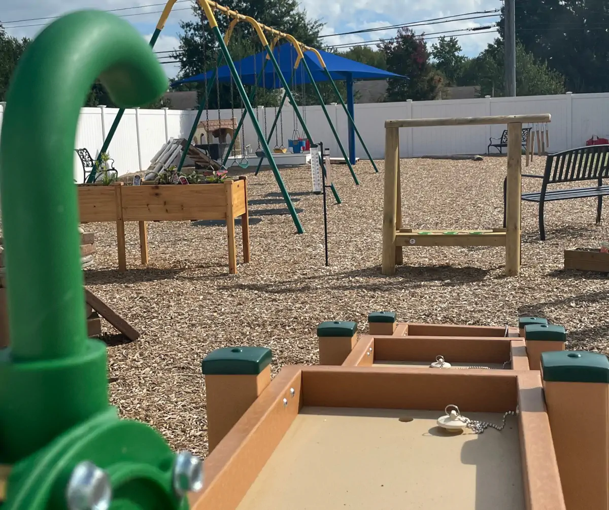 Outdoor playground swingset